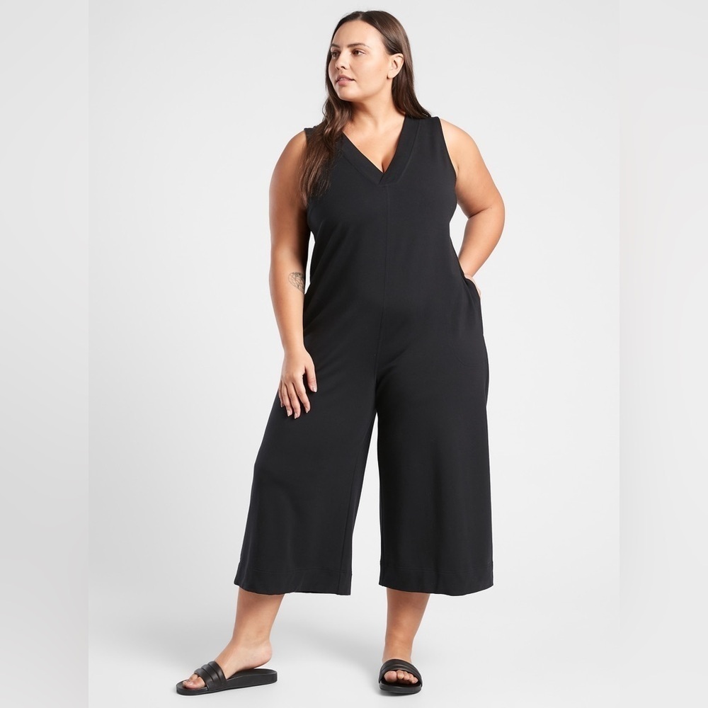 NWT ATHLETA RESOERT JUMP BLACK